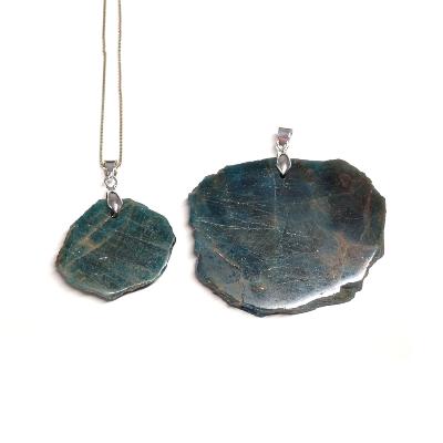 Petit Pendentif En Plaqué Or Avec Pierre Bleue Claire - Occasion (déjà Porté)