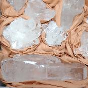 Cristal de roche - Amas miniature n° 2635 (Lot de 18 pièces)