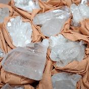 Cristal de roche - Amas miniature n° 2640 (Lot de 18 pièces)