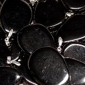 Jais - pendentif mini pierre plate