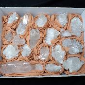 Cristal de roche - Amas miniature n° 2635 (Lot de 18 pièces)