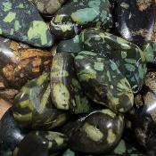 Porphyre grec - pierre roulée Moyenne Taille (Lot de 100 grammes)