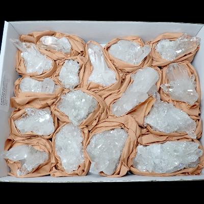 Cristal de roche - Amas miniature n° 2639 (Lot de 16 pièces)