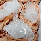 Cristal de roche - Amas miniature n° 2639 (Lot de 16 pièces)