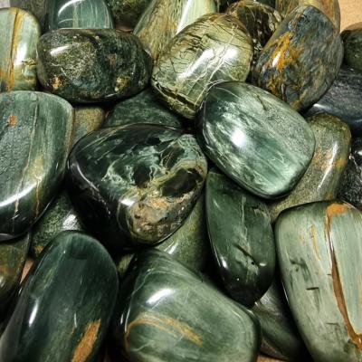 Cabochon En Tourmaline Verte Oeil-de-Chat Du Brésil - 2,5 Carats - Pierre Fine Naturelle