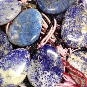 Lapis Lazuli qualité "B" avec cordon - pendentif pierre plate (Lot de 10 pièces) 