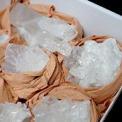 Cristal de roche - Amas miniature n° 2638 (Lot de 19 pièces)