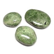 Diopside - galet (Lot de 24 pièces ENVIRON)  