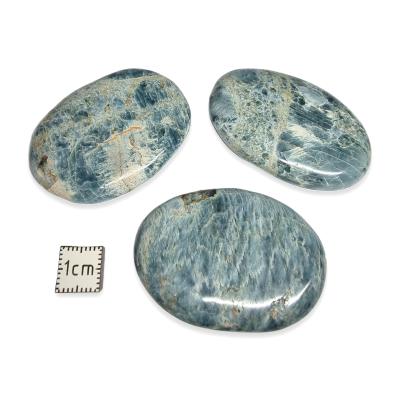 Apatite verte - pierre plate de madagascar